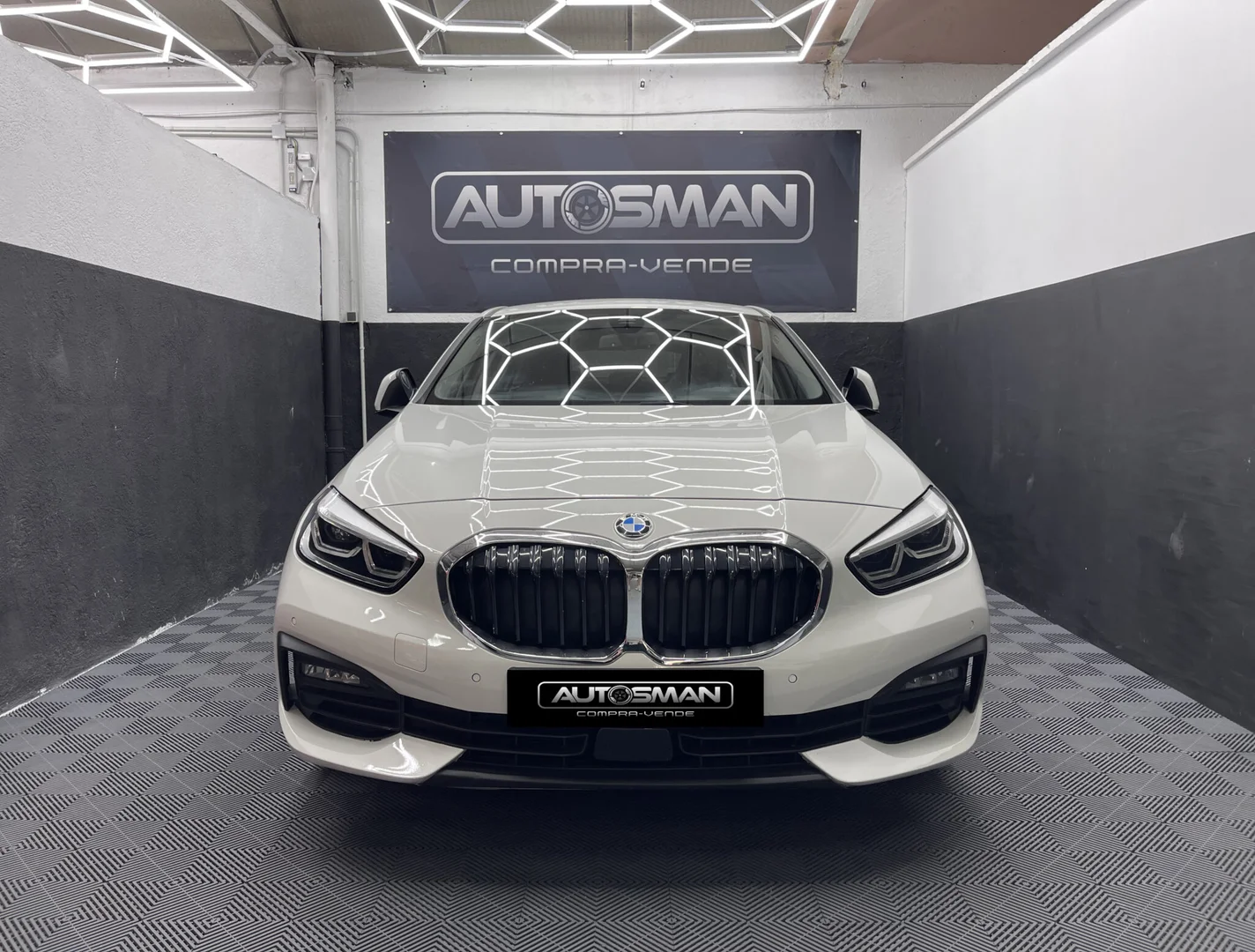 BMW Serie 1 118i 2023 Gasolina Blanco - Detalle